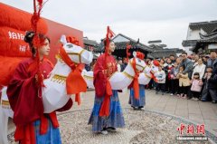 （新春走基层）水乡年味引客来 浙江古镇新春洋溢文化味
